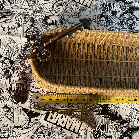 Decor - Picture 3 of 5